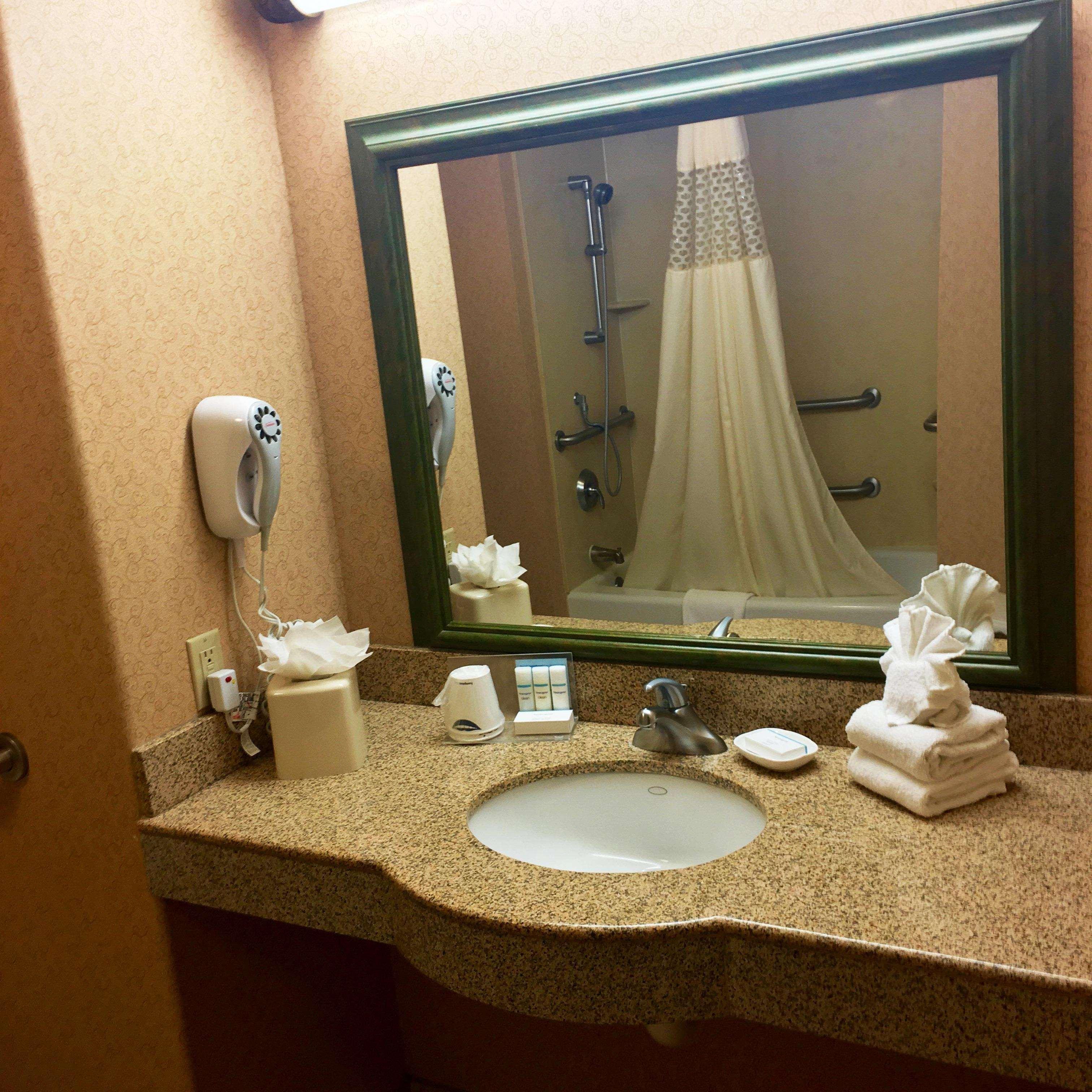Hampton Inn Hays-North Of I-70 Ngoại thất bức ảnh