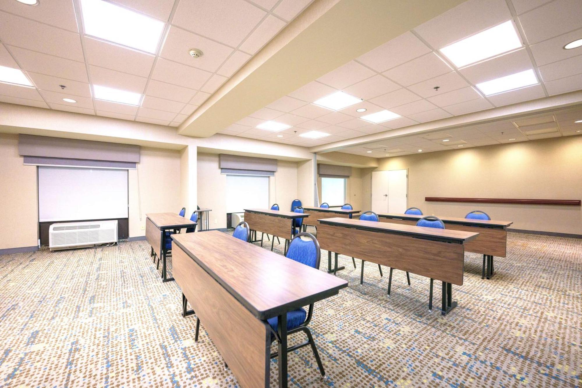 Hampton Inn Hays-North Of I-70 Ngoại thất bức ảnh