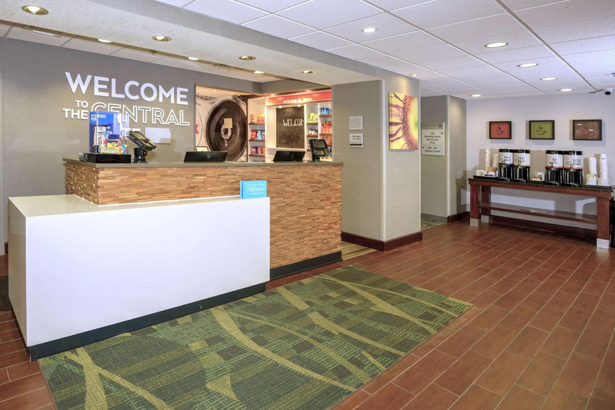 Hampton Inn Hays-North Of I-70 Ngoại thất bức ảnh