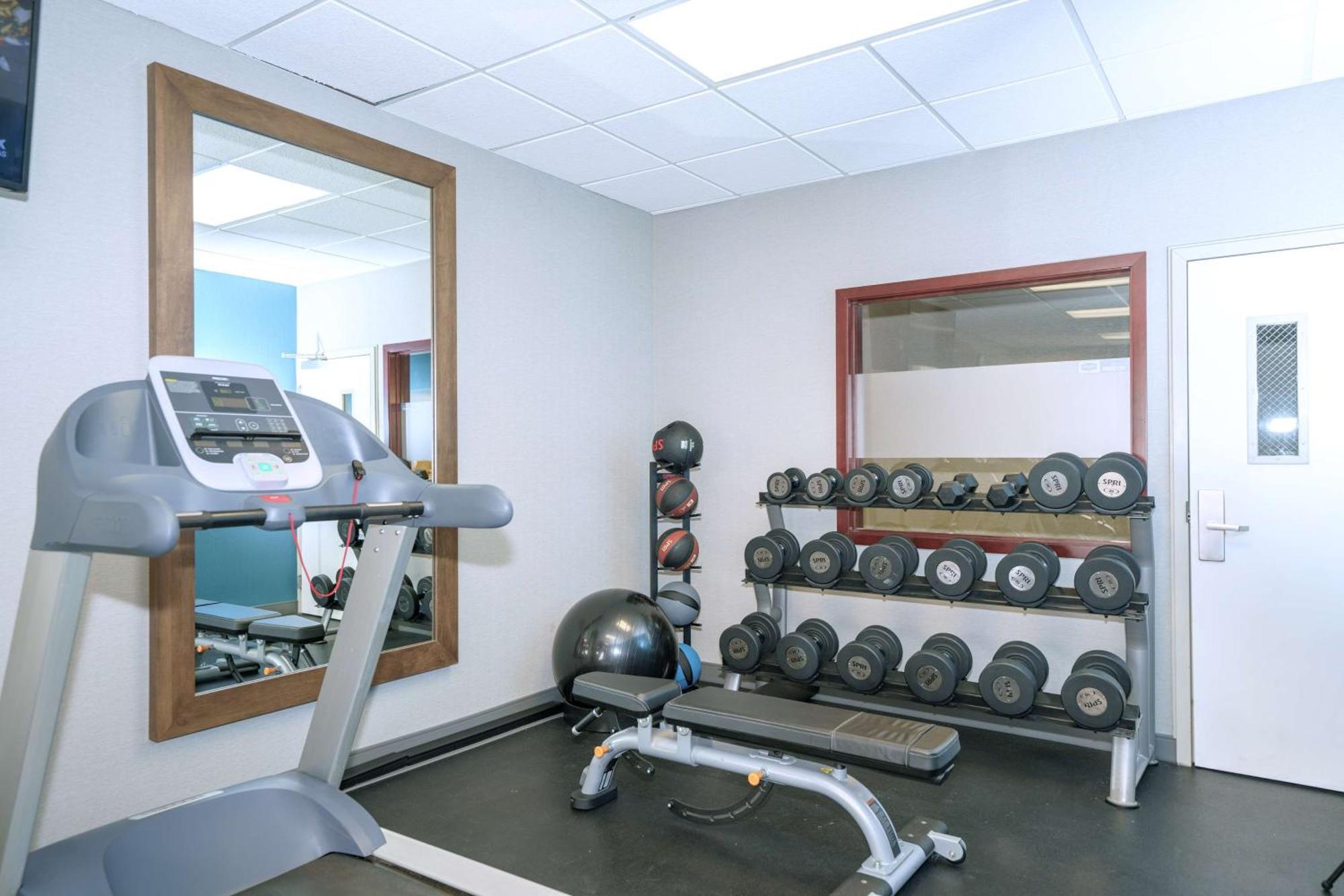 Hampton Inn Hays-North Of I-70 Ngoại thất bức ảnh