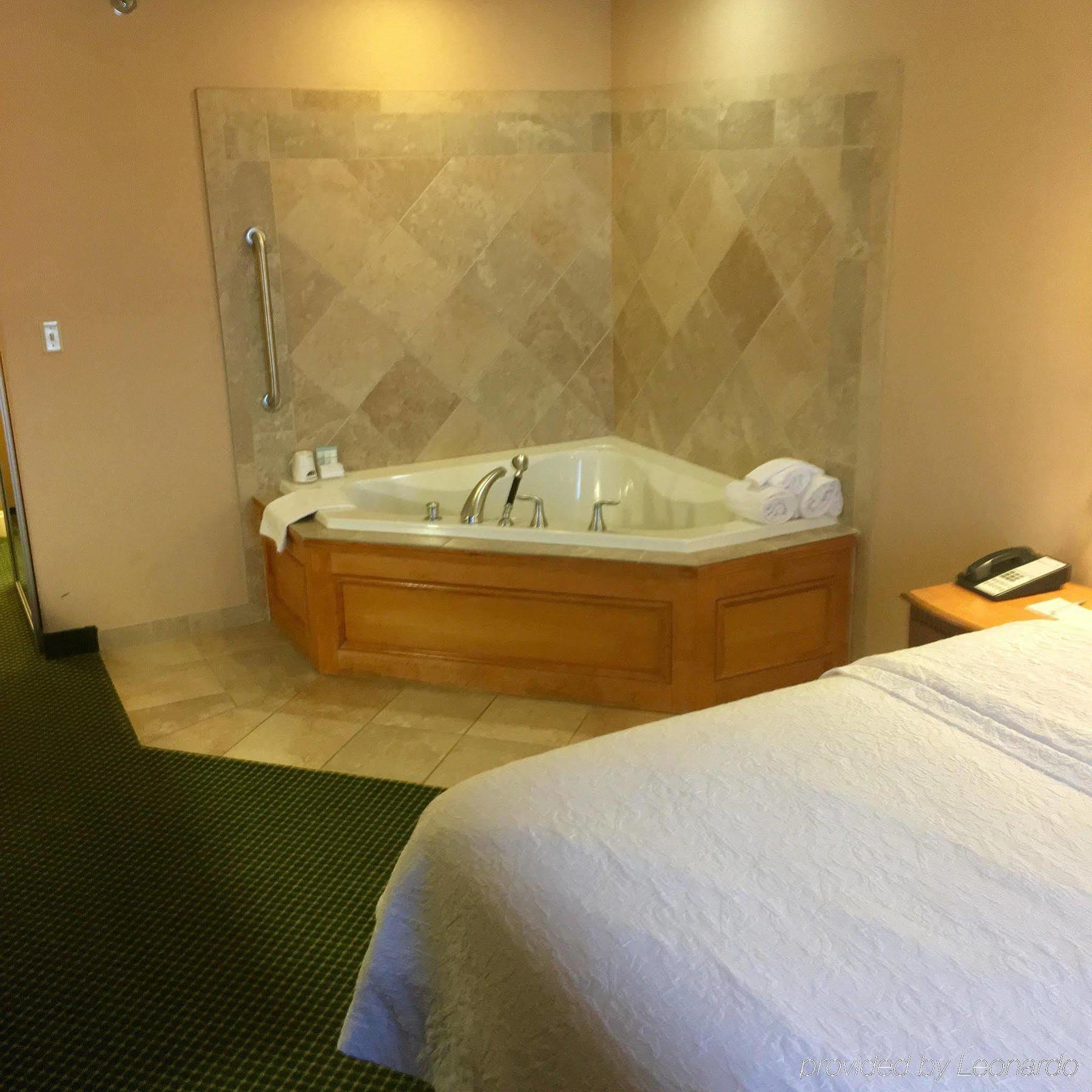 Hampton Inn Hays-North Of I-70 Ngoại thất bức ảnh
